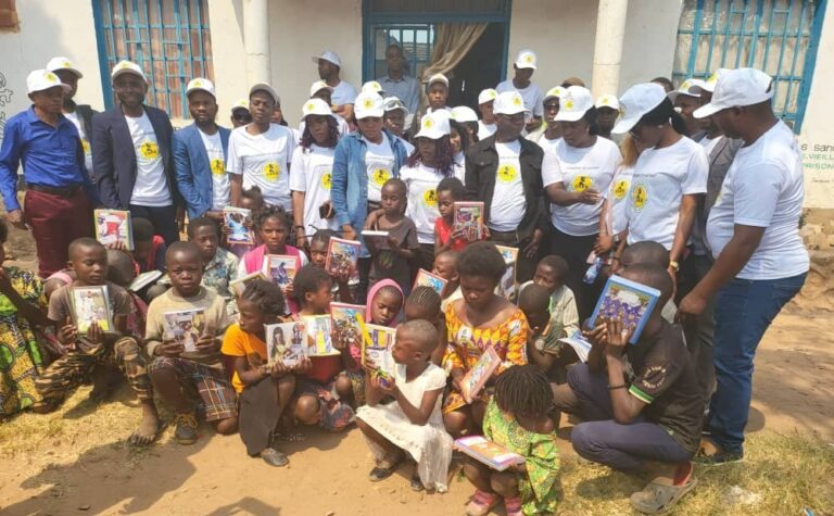 Lualaba : Rentrée scolaire 2022-2023, l’ASBL GSKN octroie des fournitures scolaires aux orphelins.